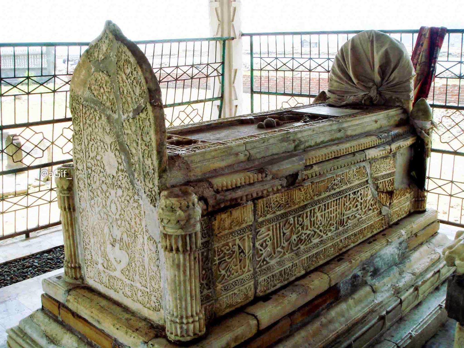 Hasil gambar untuk makam sultan malik as saleh kesultanan pasai