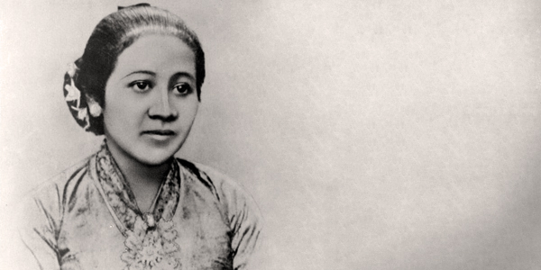Foto Ra Kartini / Dian Sastrowardoyo Pemeran Kartini / Sebagai salah satu pahlawan wanita, raden adjeng kartini telah berjasa dalam memperjuangkan kesetaraan hak kaum perempuan semasa hidupnya.